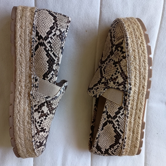 Circus By Sam Edelman Snake Print Espadrille Loafers_9.5 - Picture 4 of 7